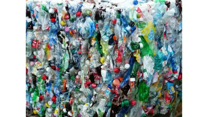 The Supreme Court found the matter of 'Unregulated Use Of Plastic For Packaging' to be serious and issued a notice in an appeal against NGT's orders